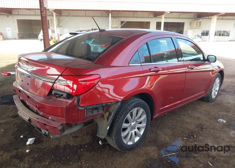 2013 Chrysler 200 Touring z USA, uszkodzony, nr VIN 1C3CCBBB7DN515606